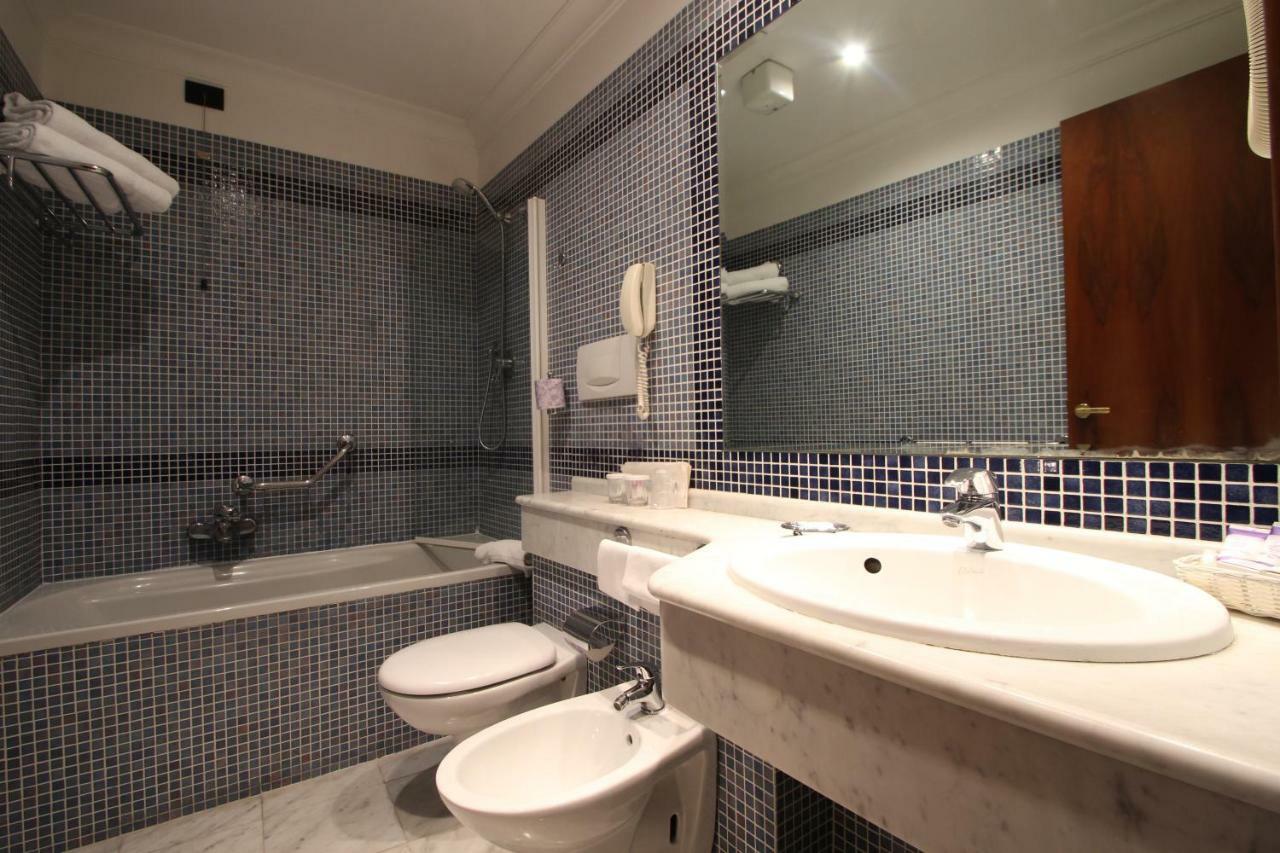 רומא Hotel Portoghesi מראה חיצוני תמונה