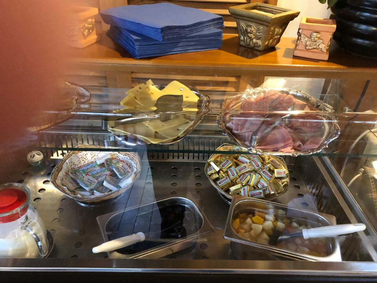 רומא Hotel Portoghesi מראה חיצוני תמונה