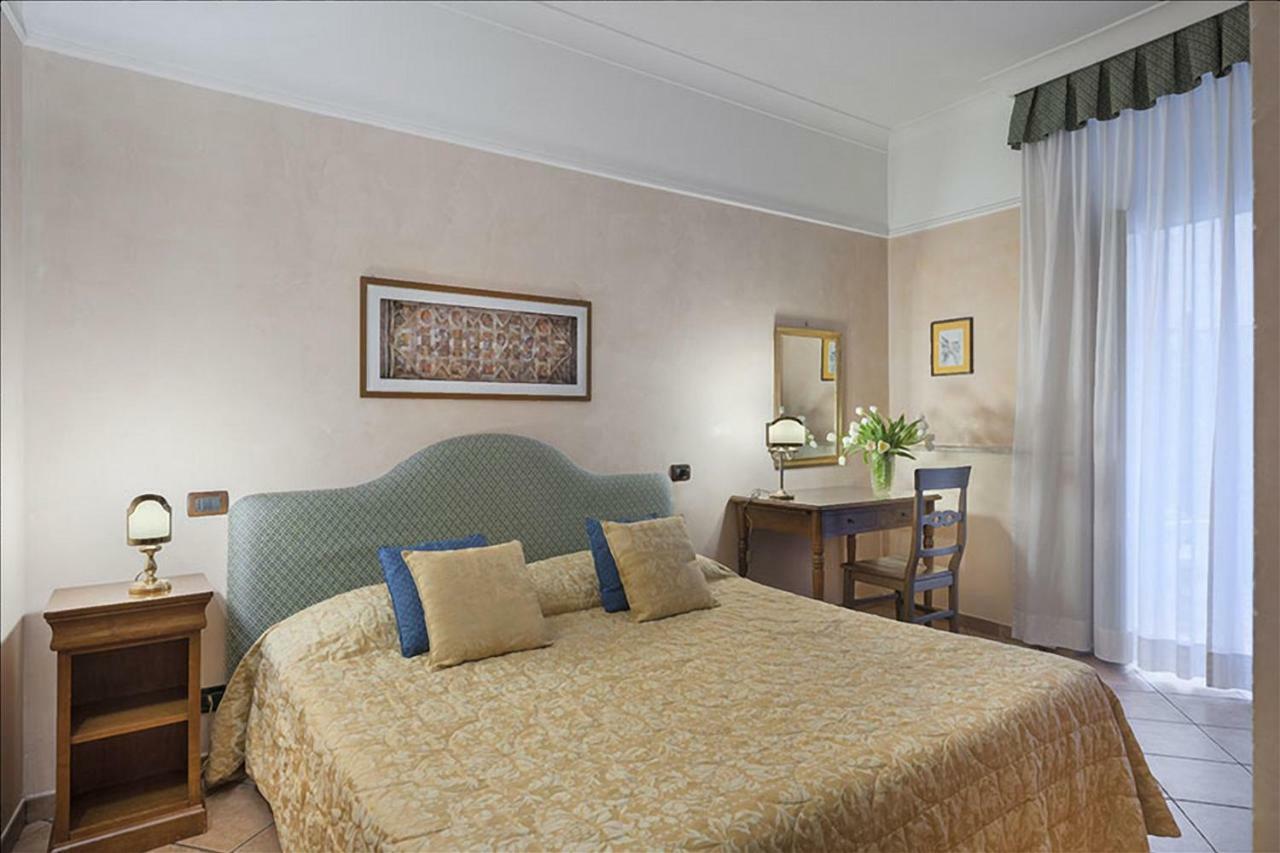רומא Hotel Portoghesi מראה חיצוני תמונה