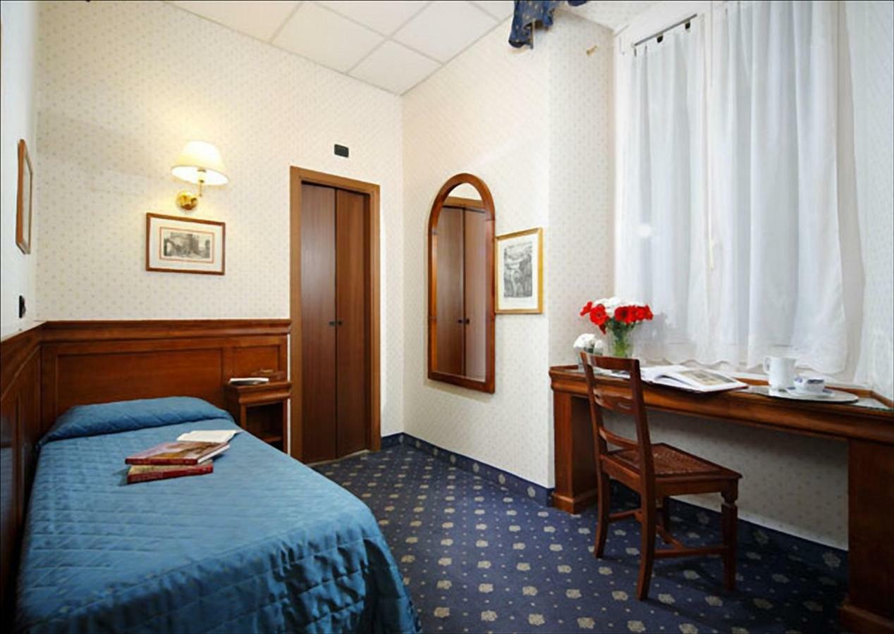 רומא Hotel Portoghesi מראה חיצוני תמונה